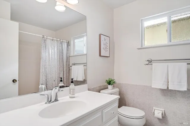 $685,000 | 5070 Dupont E Court, Santa Rosa, CA 95409