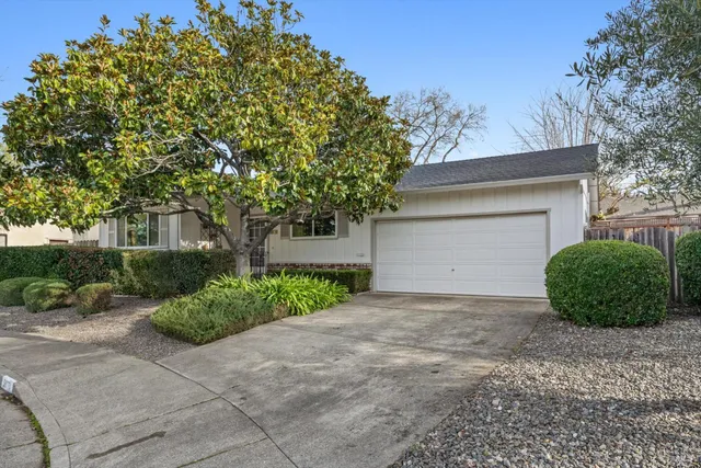 $685,000 | 5070 Dupont E Court, Santa Rosa, CA 95409