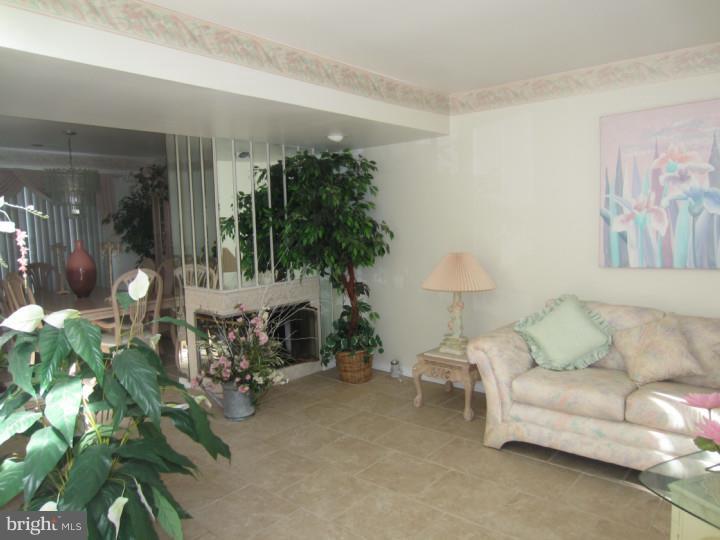 112 Crossing Way Clementon, NJ 08021 - Photo 6 of 25 Gallery Image 6