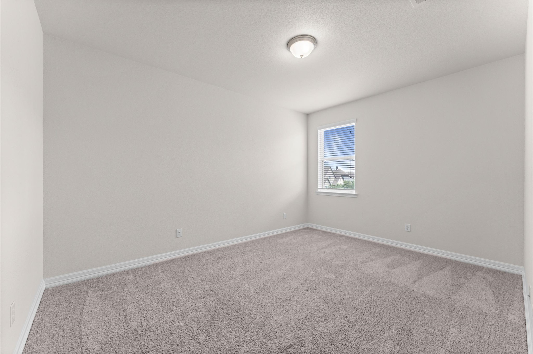 10106 Blythe Street Rosharon, TX 77583 - Photo 31 of 46 Upstairs guest bedroom #2