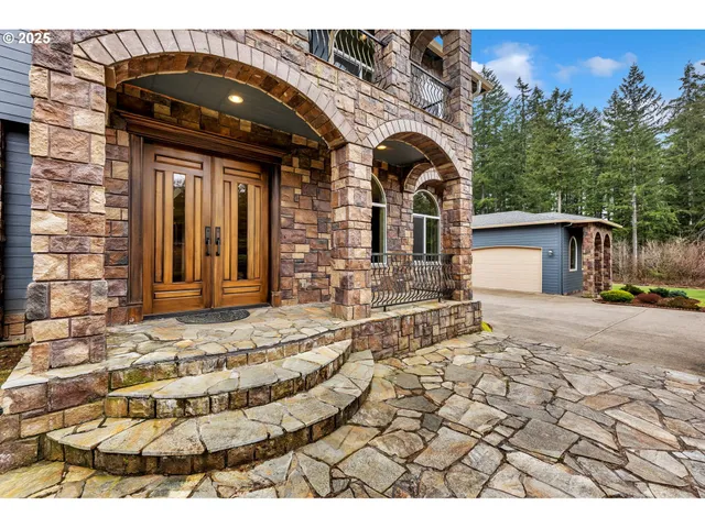 a view of entrance gate of the house