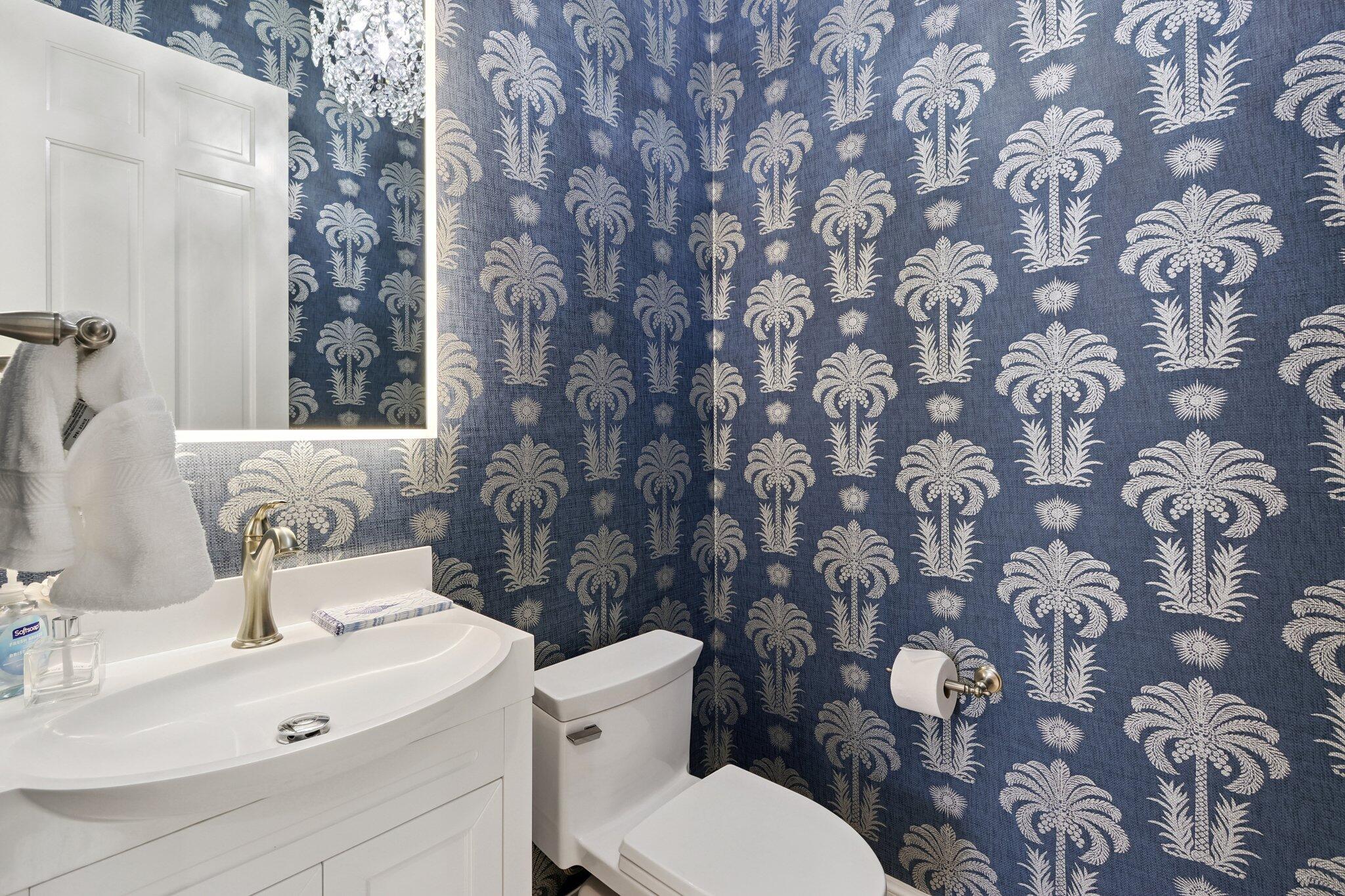 7000 Southeast Lakeview Terrace Stuart, FL 34996 - Photo 24 of 43 Powder Room