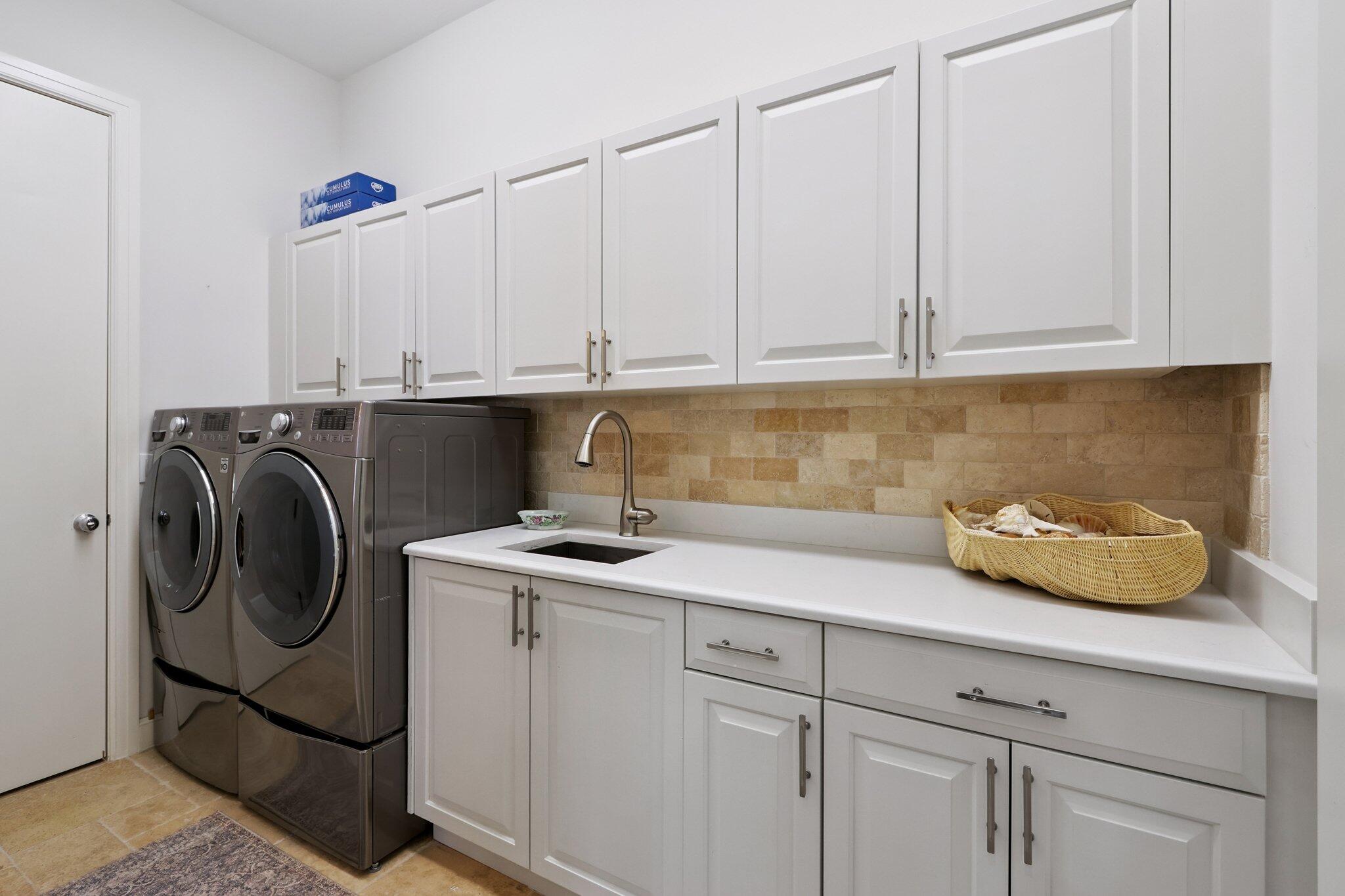 7000 Southeast Lakeview Terrace Stuart, FL 34996 - Photo 25 of 43 Laundry room