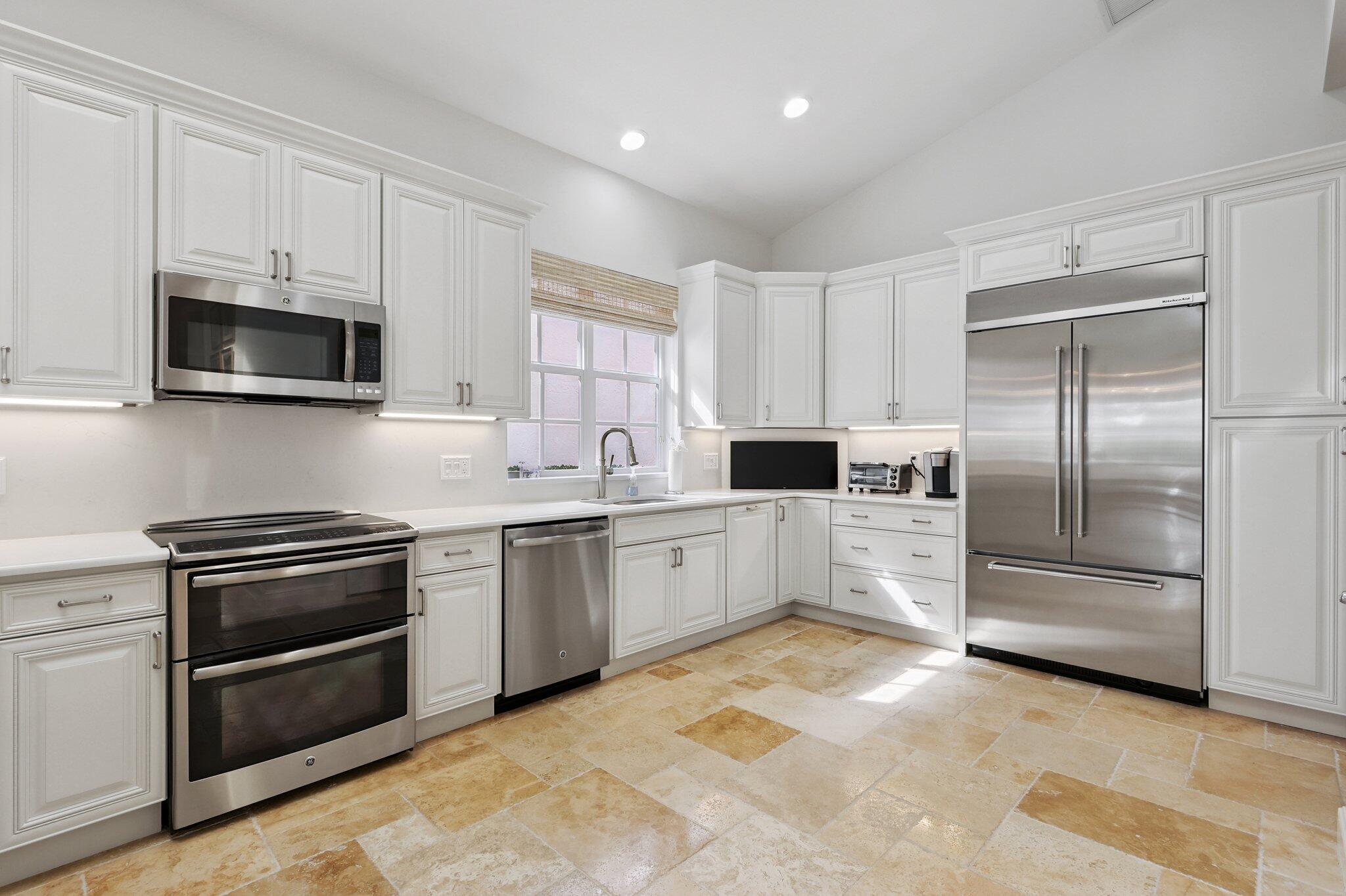 7000 Southeast Lakeview Terrace Stuart, FL 34996 - Photo 8 of 43 Kitchen