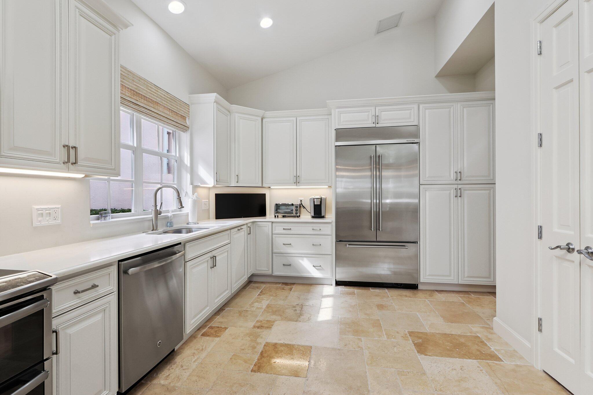 7000 Southeast Lakeview Terrace Stuart, FL 34996 - Photo 9 of 43 Kitchen