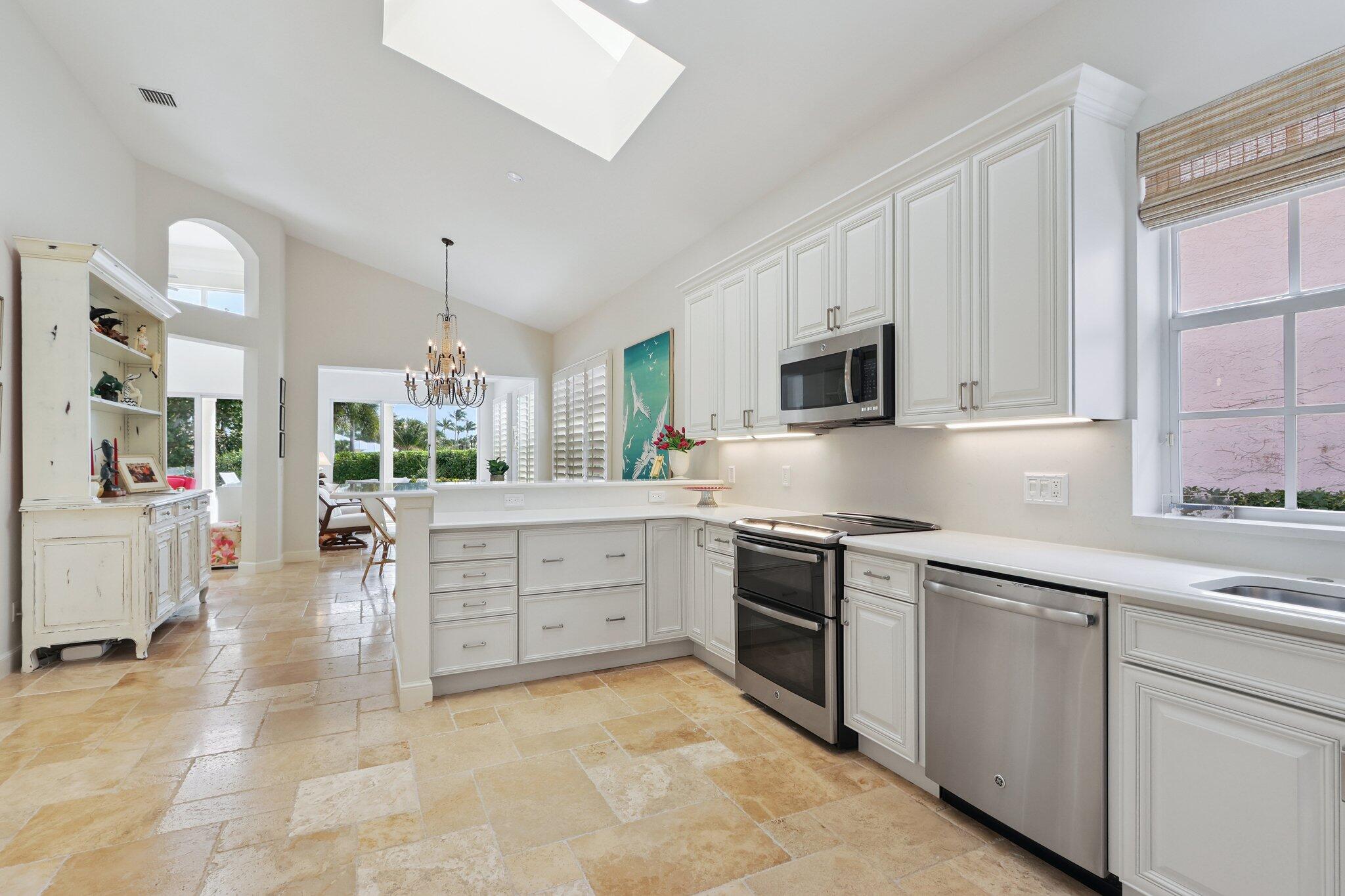 7000 Southeast Lakeview Terrace Stuart, FL 34996 - Photo 10 of 43 Kitchen