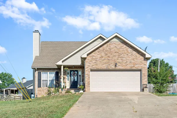 $1,995 | 1898 Roscoe Drive, Clarksville, TN 37042