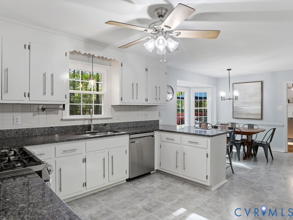 14311 Cove Ridge Terrace Midlothian, VA 23112 - Photo 9 of 44