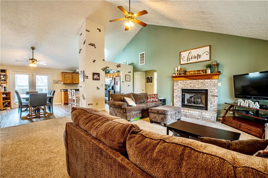 1633 Acorn Road Franklin, IN 46131 - Photo 4 of 31 Gallery Image 4