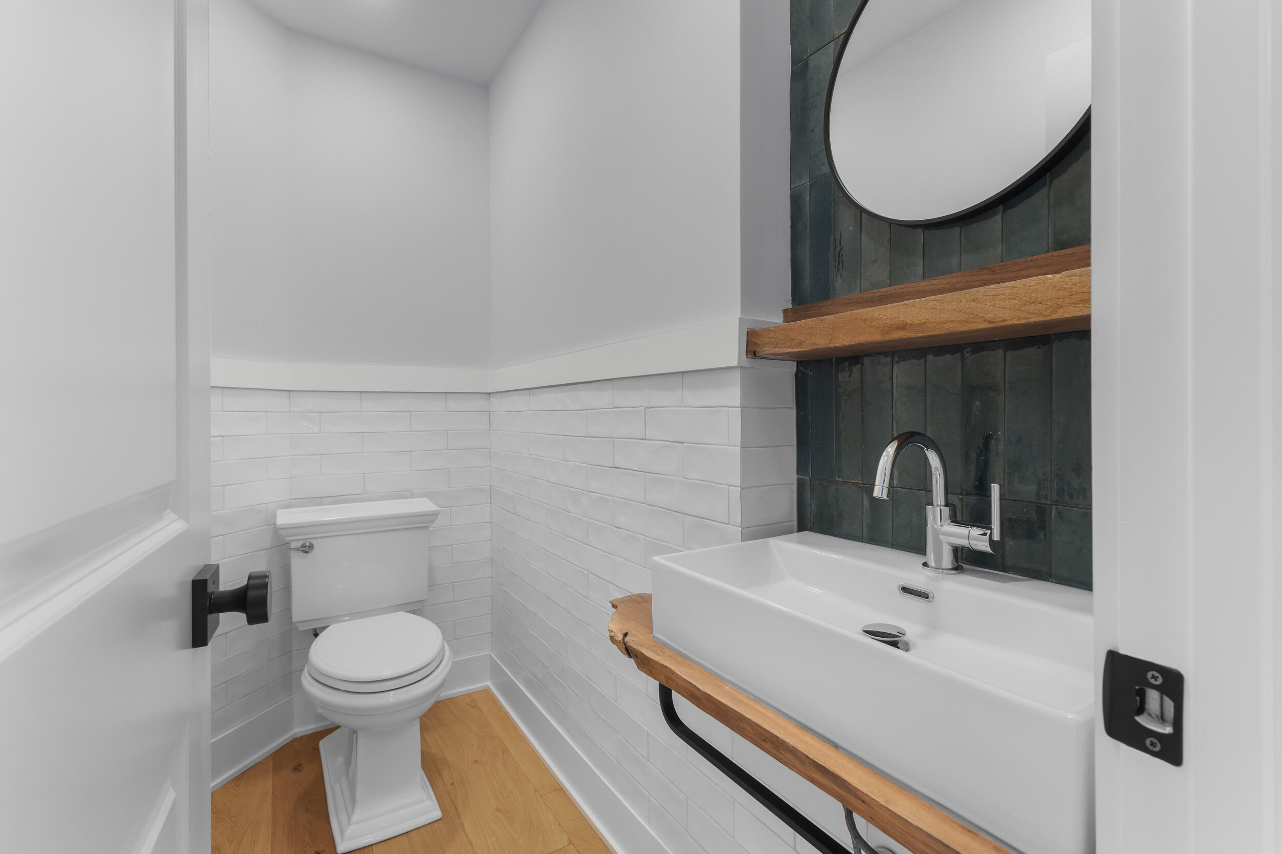 986 Indian Hills Road Fontana, WI 53125 - Photo 48 of 108 Powder Room