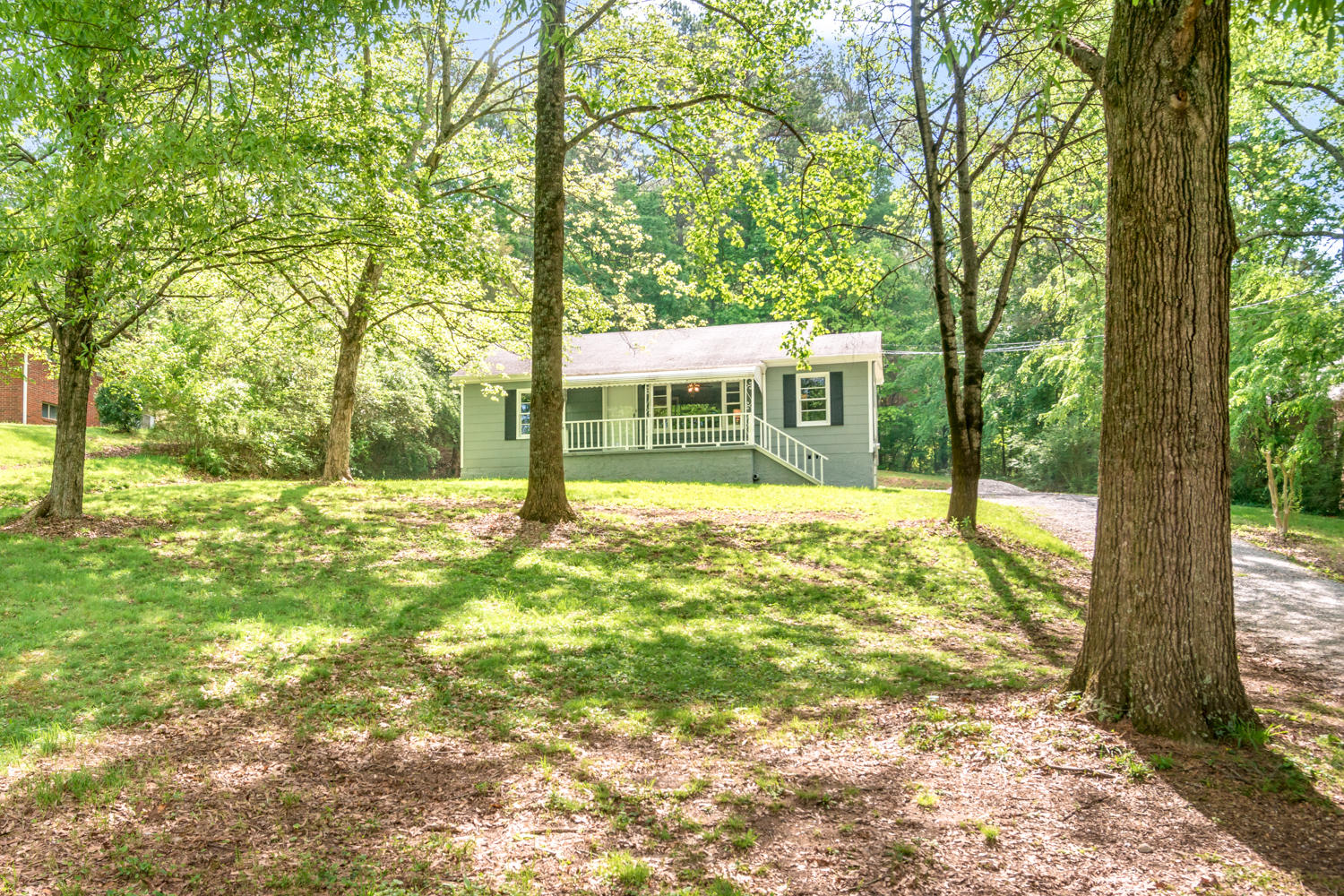 622 Layfield Road Chattanooga, TN 37412 - Photo 1 of 25 622 Layfield Rd