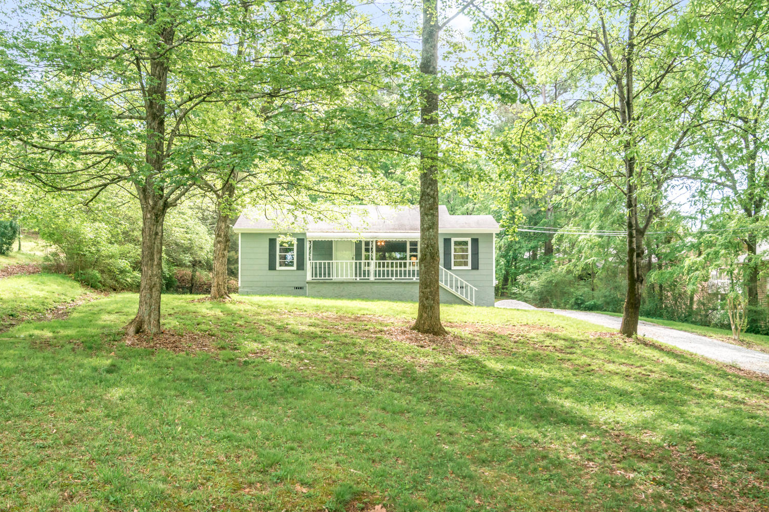 622 Layfield Road Chattanooga, TN 37412 - Photo 2 of 25 622 Layfield Rd