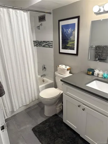 $2,200 | 1155 Ash Street, Unit 201, Denver, CO 80220