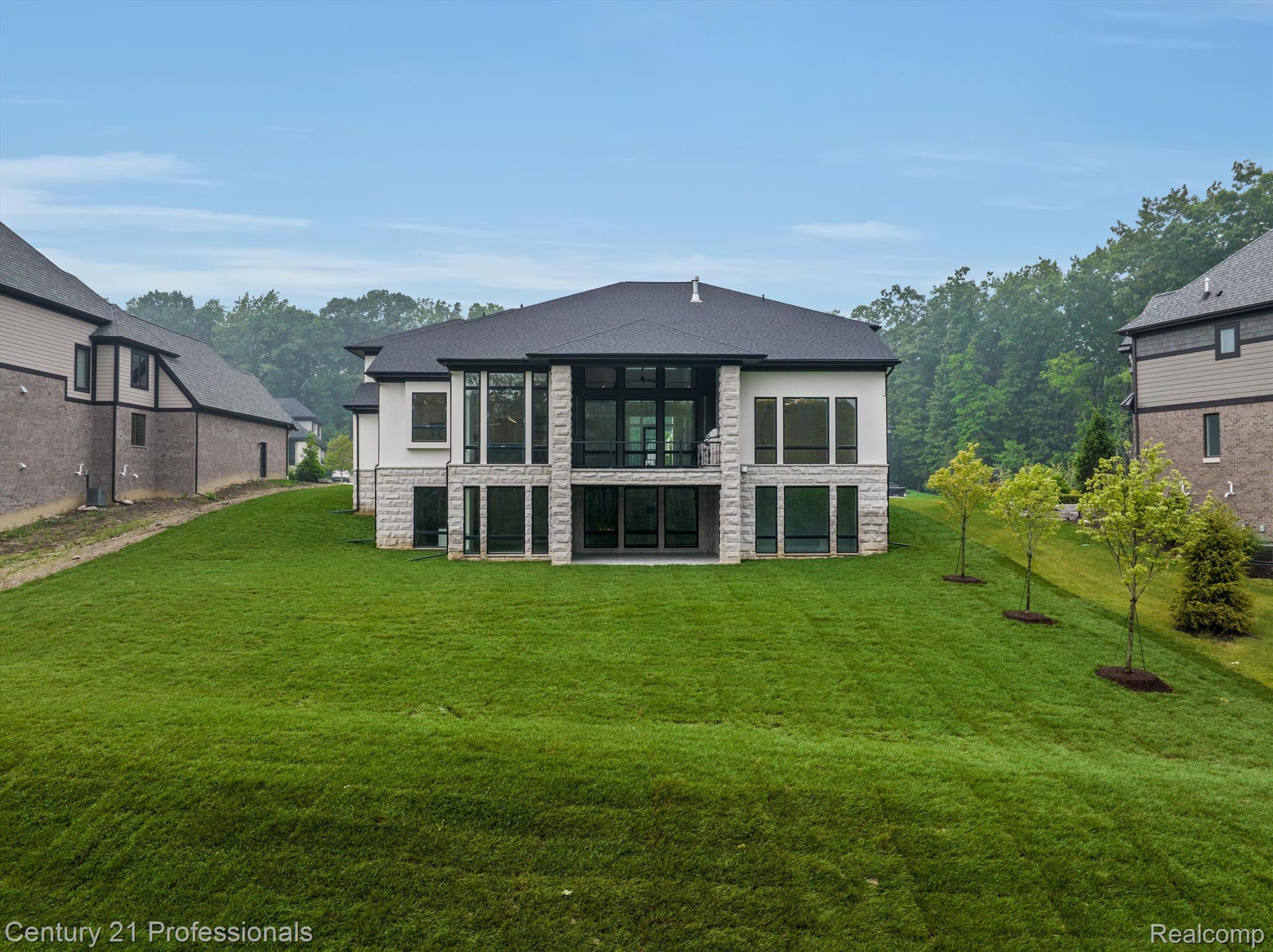 231 Enclave Drive Rochester, MI 48306 - Photo 5 of 80 Gallery Image 5