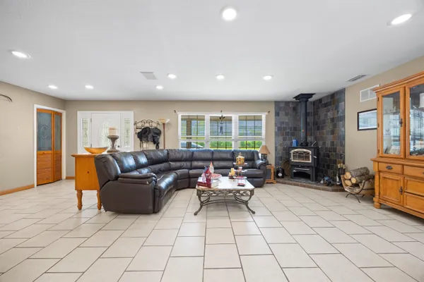 $1,395,000 | 6676 Southeast Co Road 255, Lee, FL 32059