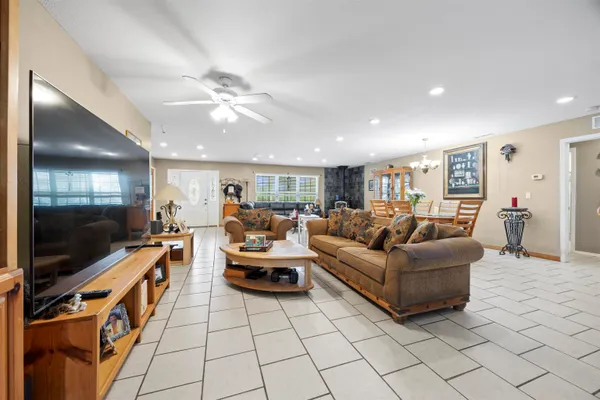 $1,395,000 | 6676 Southeast Co Road 255, Lee, FL 32059