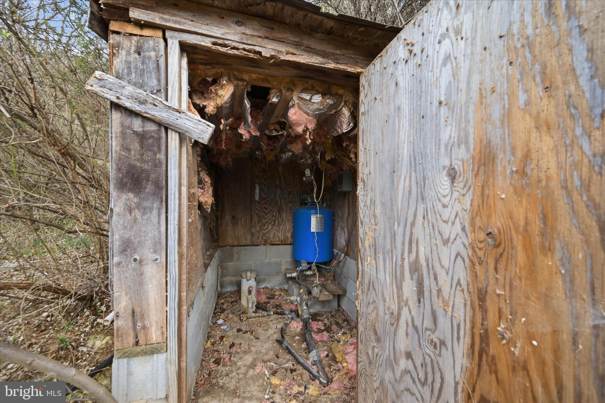 Aa Rogers Augusta, WV 26704 - Photo 24 of 69 Well house