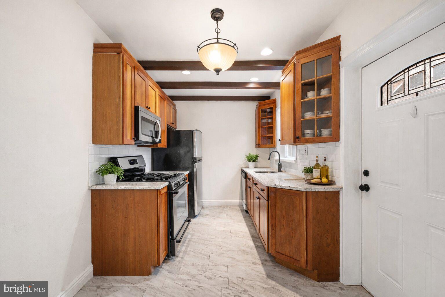 429 West George Street Philadelphia, PA 19123 - Photo 8 of 23 Kitchen