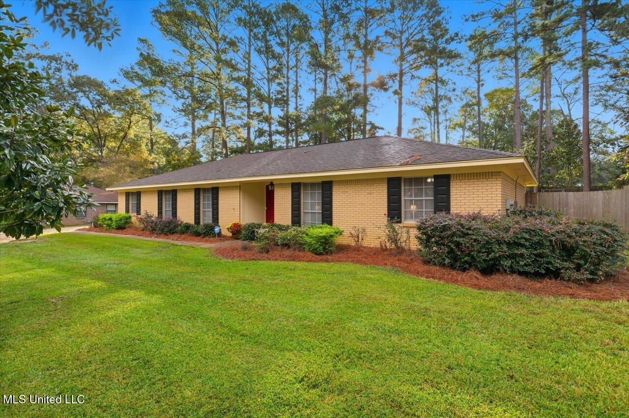 30 Crossgates Drive Brandon, MS 39042 - Photo 2 of 39 02-30 Crossgates Dr _ Home Tours MS