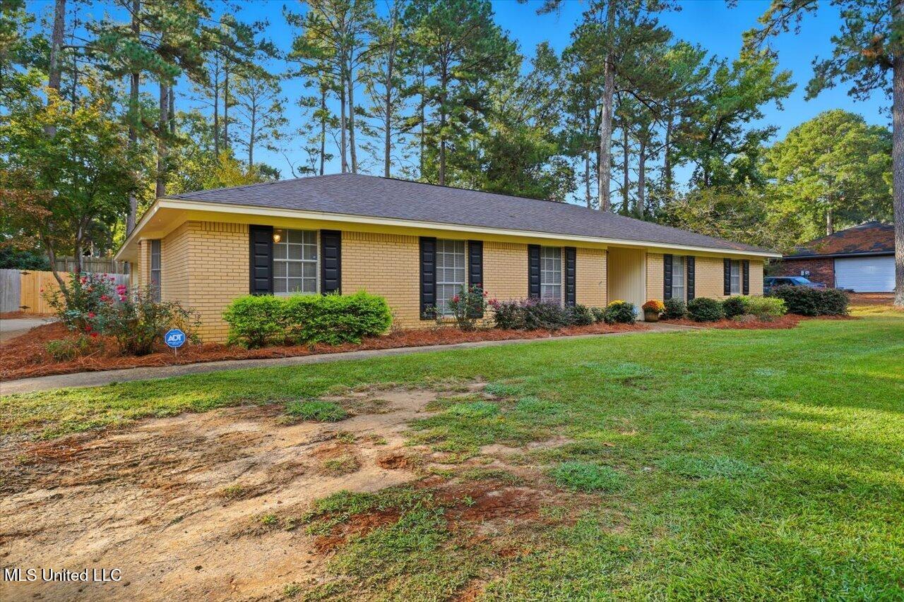 30 Crossgates Drive Brandon, MS 39042 - Photo 4 of 39 04-30 Crossgates Dr _ Home Tours MS