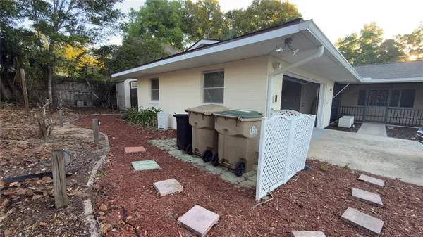 $299,900 | 1603 Lake Nettie Court, Eustis, FL 32726