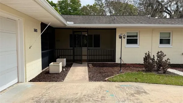 $299,900 | 1603 Lake Nettie Court, Eustis, FL 32726