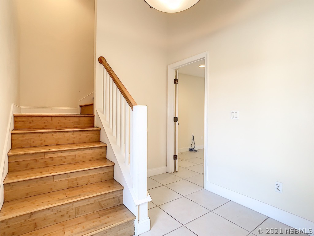 6273 Engram Road New Smyrna Beach, FL 32169 - Photo 5 of 34 a view of entryway