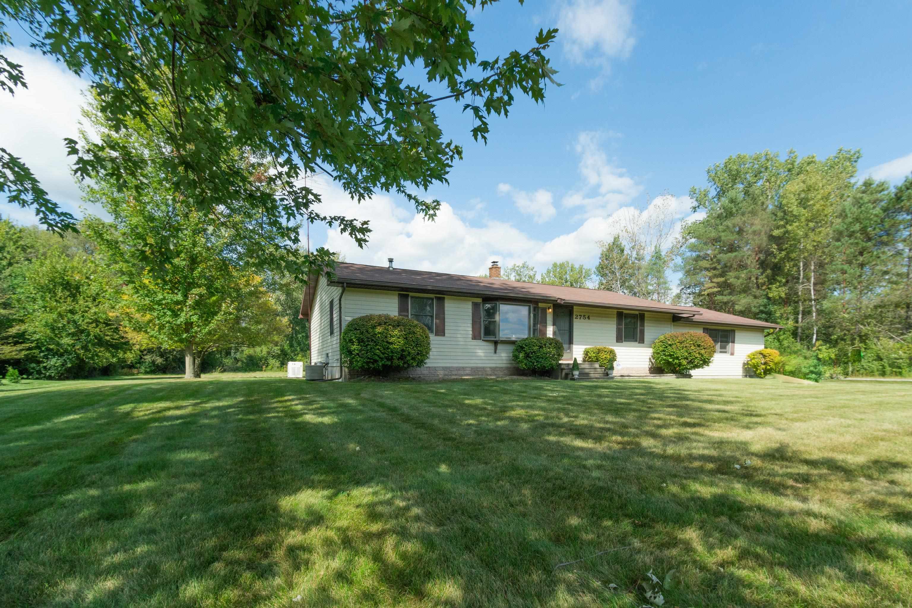 2754 Kiesel Road Midland, MI 48642 - Photo 2 of 26