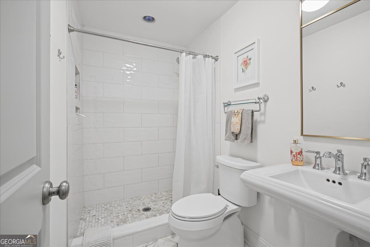 9948 Coleman Road Roswell, GA 30075 - Photo 43 of 49 Gallery Image 43