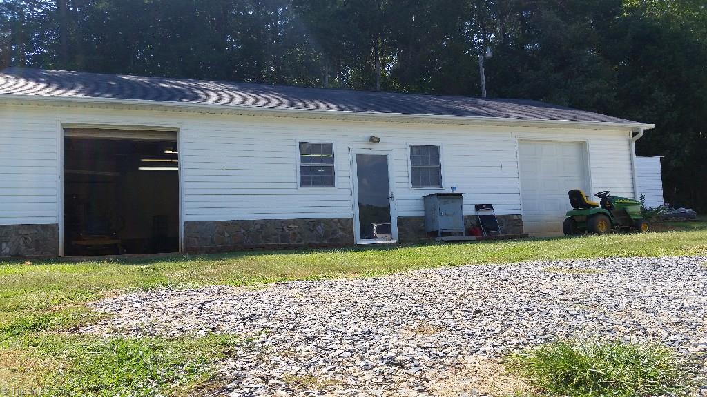 5073 Jordan Valley Road Trinity, NC 27370 - Photo 3 of 30