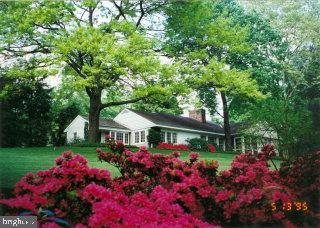 70 Valley Road Lancaster, PA 17601 - Photo 2 of 7