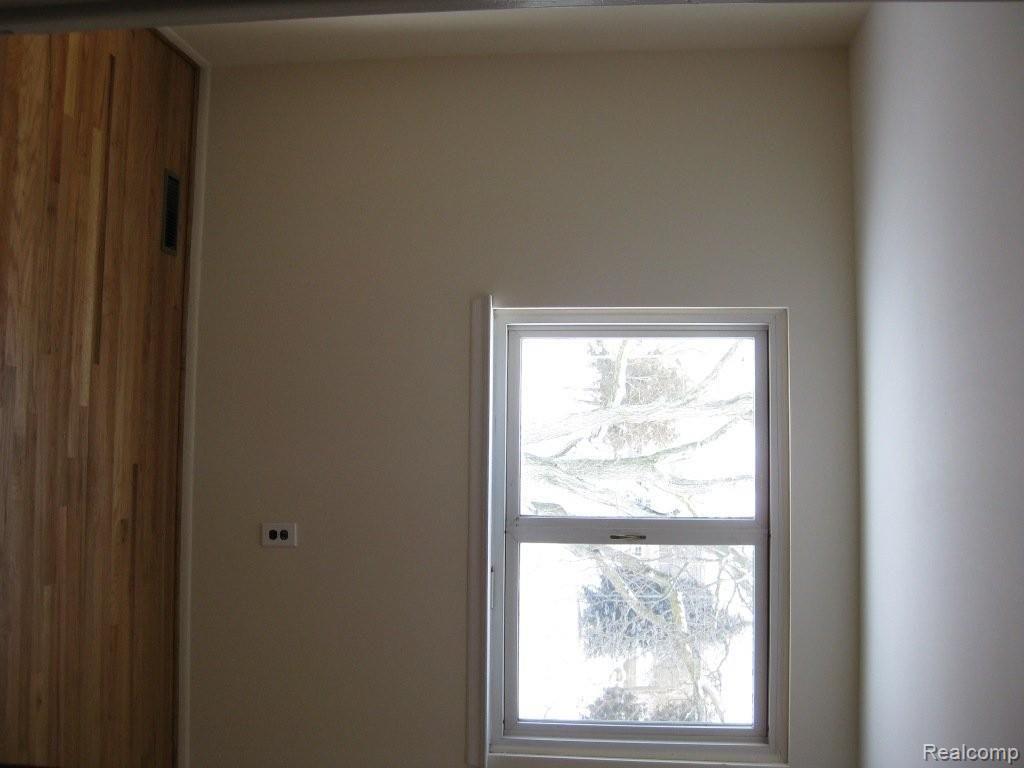 14605 Newburgh Road Livonia, MI 48154 - Photo 14 of 22 IMG_1949.JPG