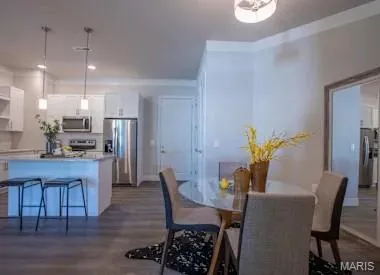 $3,120 | 226 East Lockwood Avenue, Unit 115, St. Louis, MO 63119