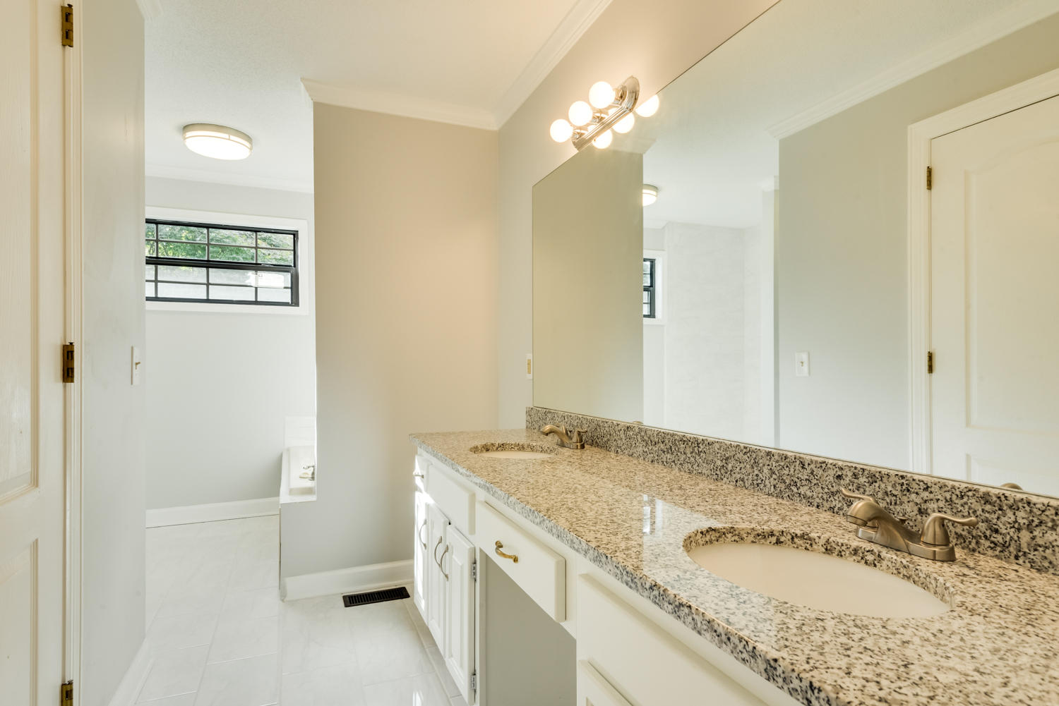 608 Swansons Ridge Road Chattanooga, TN 37421 - Photo 16 of 36 Master Bath
