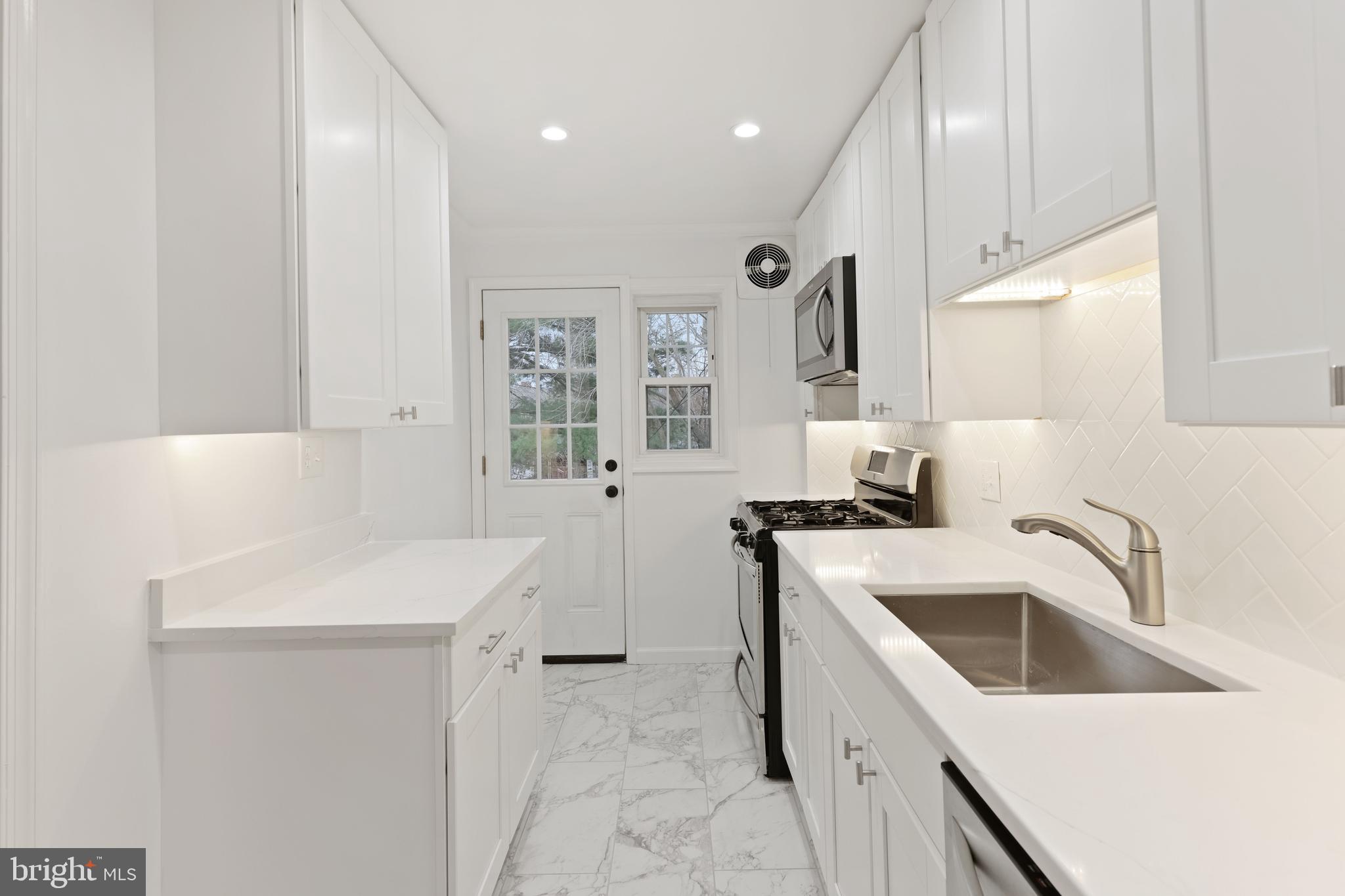 1667 Hardwick Road Towson, MD 21286 - Photo 12 of 37