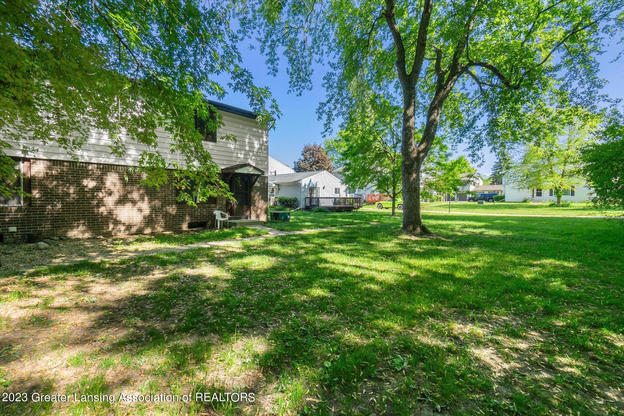 3940 Hunters Ridge Drive, Unit 3 Lansing, MI 48911 - Photo 2 of 35 02-3940-Hunters-Ridge-Dr-Unit-3-Lansing-