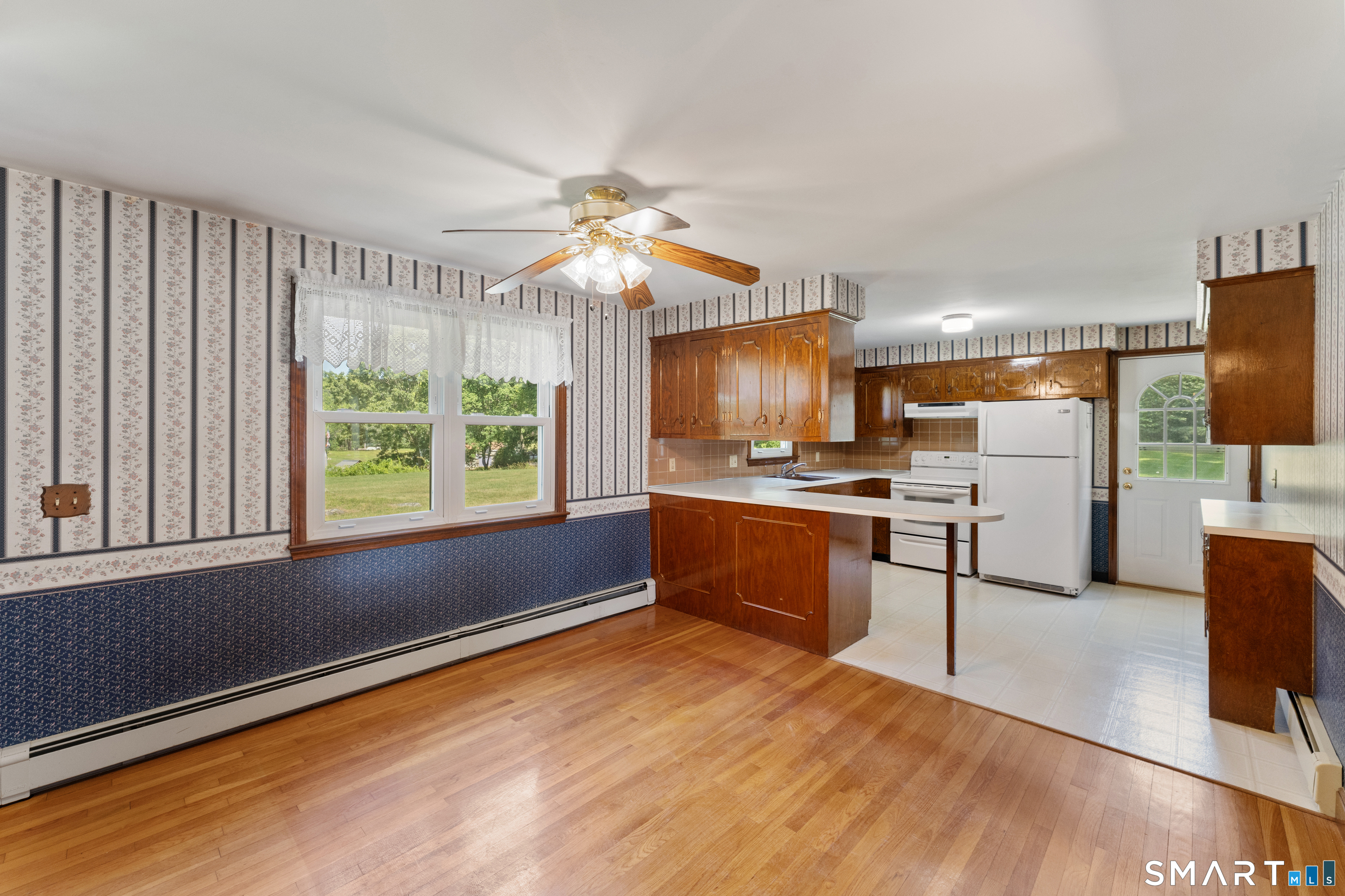 27 Mountain Hill Road Thompson, CT 06255 - Photo 10 of 23