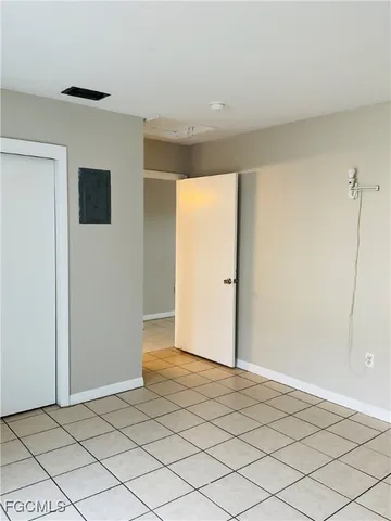 $995 | 2105 Canal Street, Unit 5, Fort Myers, FL 33901