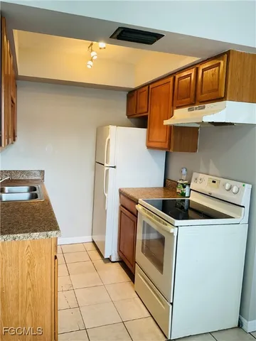 $995 | 2105 Canal Street, Unit 5, Fort Myers, FL 33901