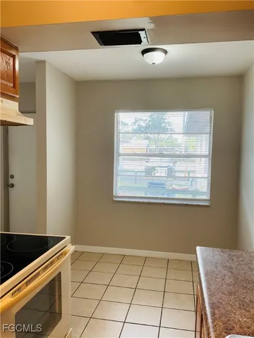 $945 | 2105 Canal Street, Unit 5, Fort Myers, FL 33901