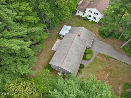 $450,000 | 9 Chestnut Lane, Clifton Park, NY 12065