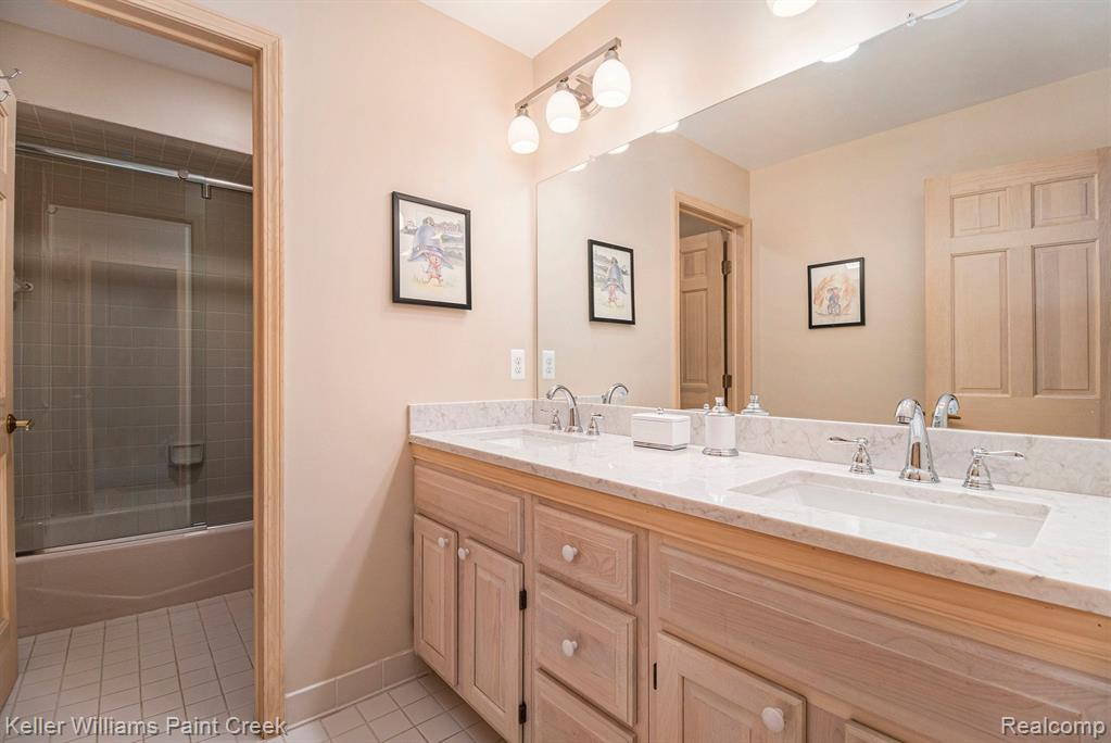 1817 Apple Ridge Court Rochester Hills, MI 48306 - Photo 24 of 36