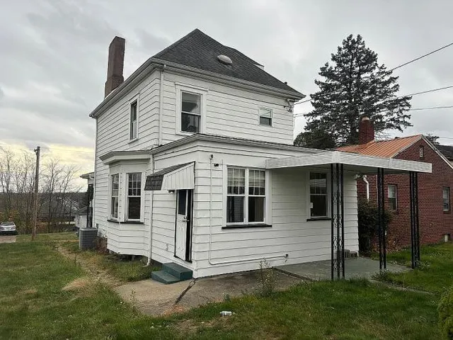 $120,000 | 1333 Ridge Avenue, Steubenville, OH 43952