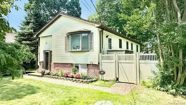 $499,990 | 26 Robinwood Street, Mastic, NY 11950