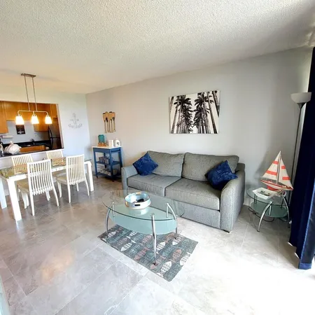 $1,850 | 1830 Embassy Drive, Unit 605, West Palm Beach, FL 33401