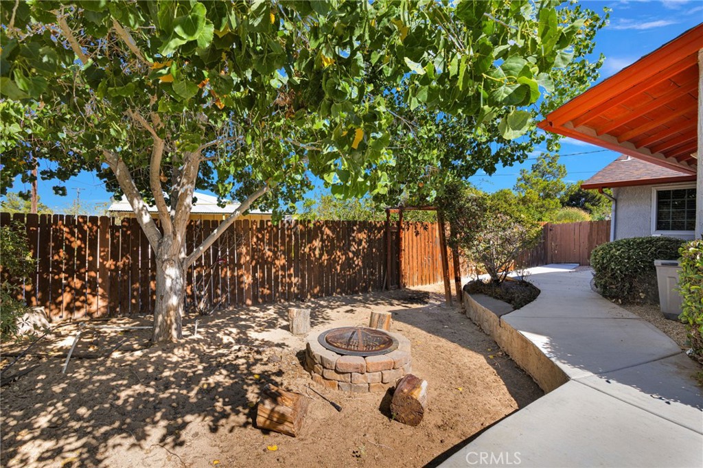14185 Cuyamaca Road Apple Valley, CA 92307 - Photo 38 of 48