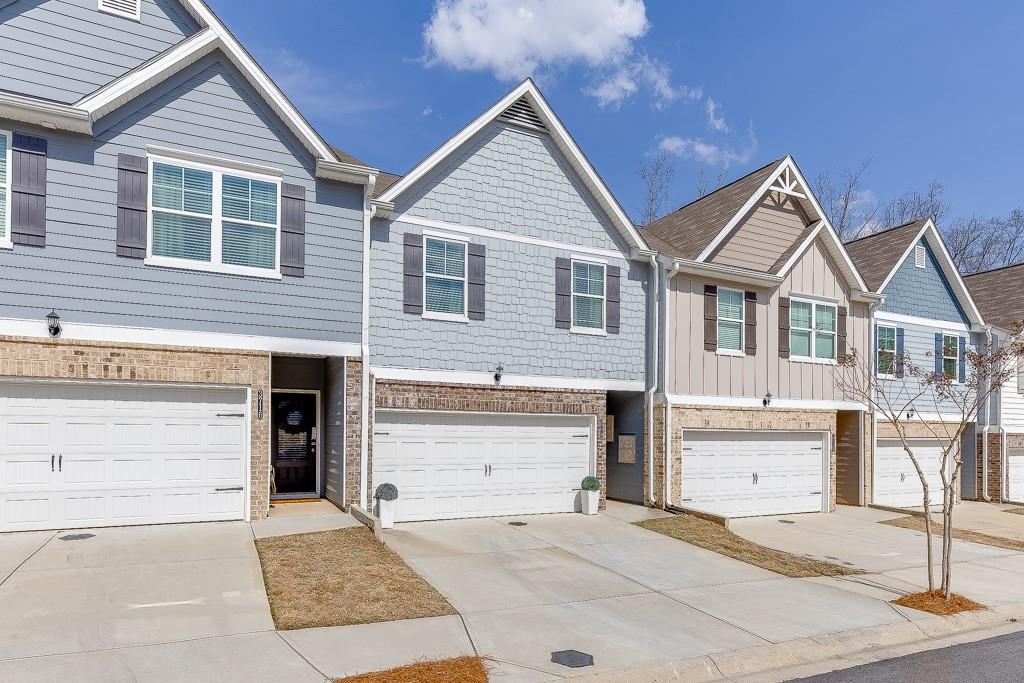 3712 Abbey Way Gainesville, GA 30507 - Photo 2 of 44 a view of house and street