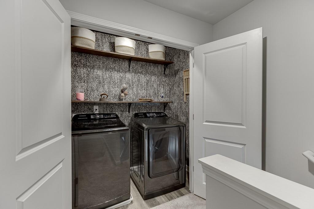 3712 Abbey Way Gainesville, GA 30507 - Photo 31 of 44 a kitchen with a stove and a refrigerator