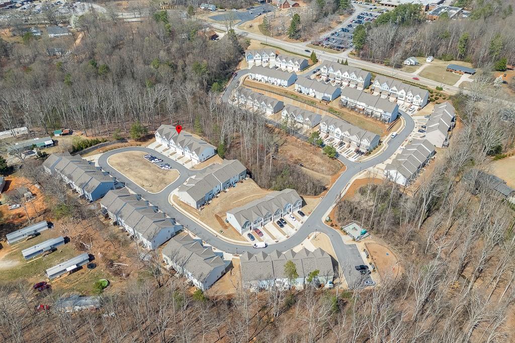 3712 Abbey Way Gainesville, GA 30507 - Photo 43 of 44 a view of a table and chairs in the patio