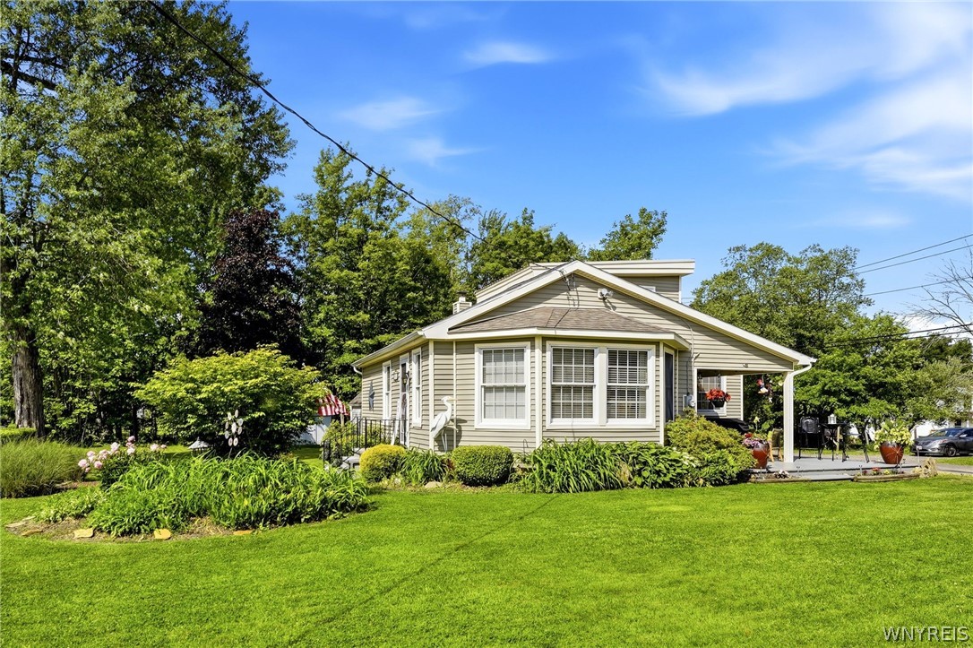 9342 Lake Shore Road Evans, NY 14006 - Photo 4 of 46